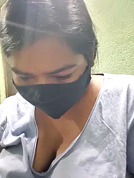 Liyaa_24's cam snapshot