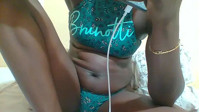 LaylowLee's cam snapshot