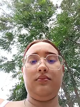 young_dairy01's cam snapshot