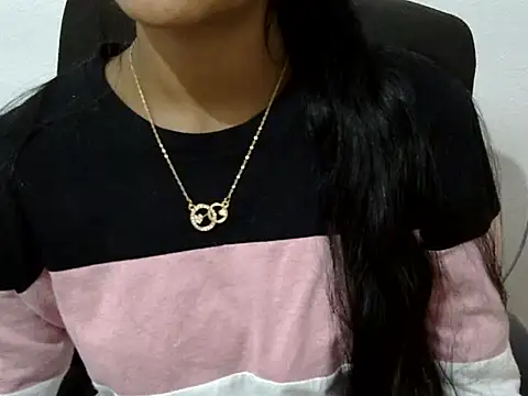 Khushi_v's cam snapshot