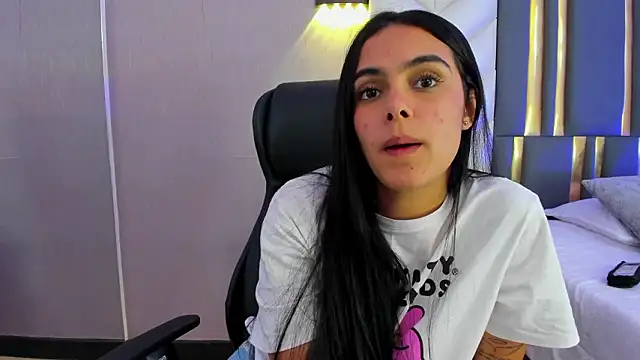 ChloeHarper_ live sex cam