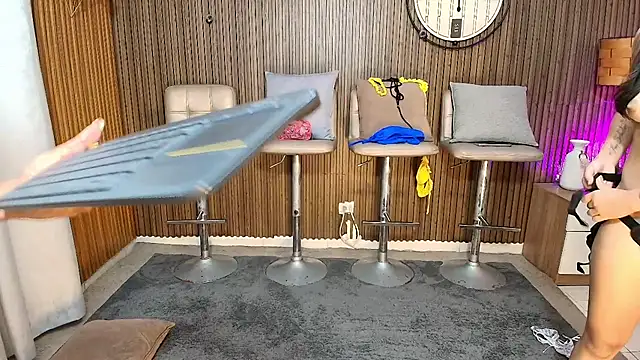 canelasquirt live sex cam