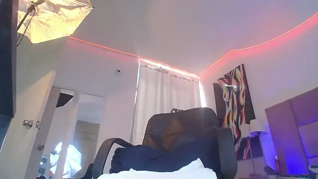 lizzy_squirt live sex cam