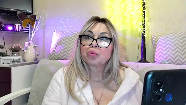 SusieNoreen's cam snapshot