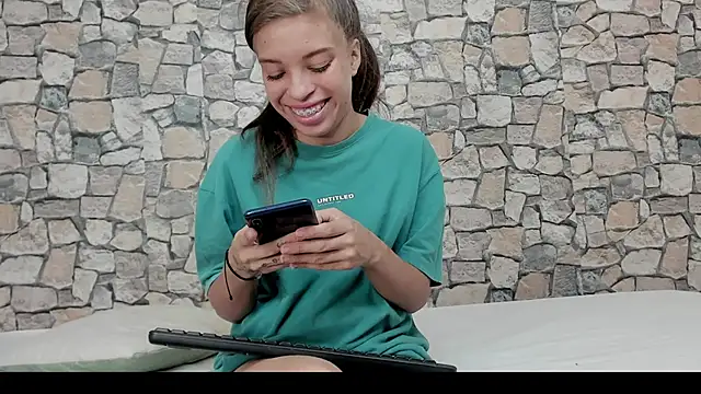 AMAZONITA2026's cam snapshot