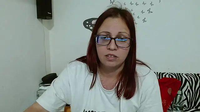 LadyHellene's cam snapshot