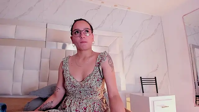 Maia_Park's cam snapshot