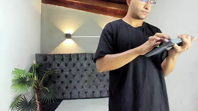 LARRY_VITO live sex cam