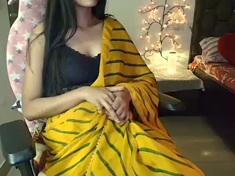 CUTE_princess_143's cam snapshot