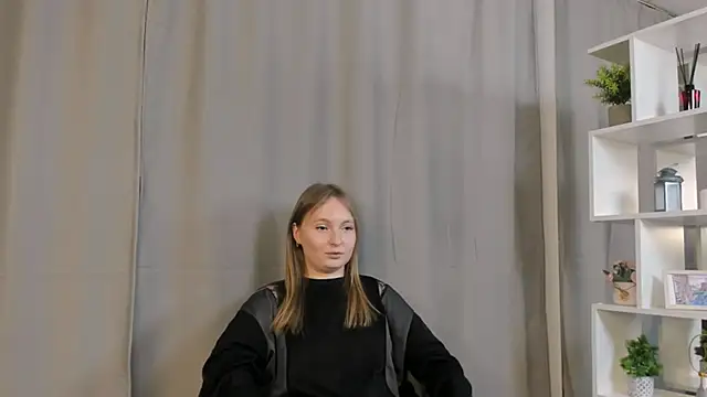 FlorineWarschaw's cam snapshot