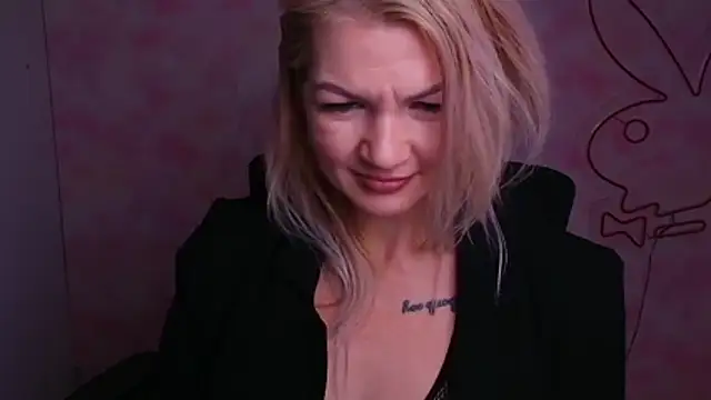 Madonna_Fire's cam snapshot