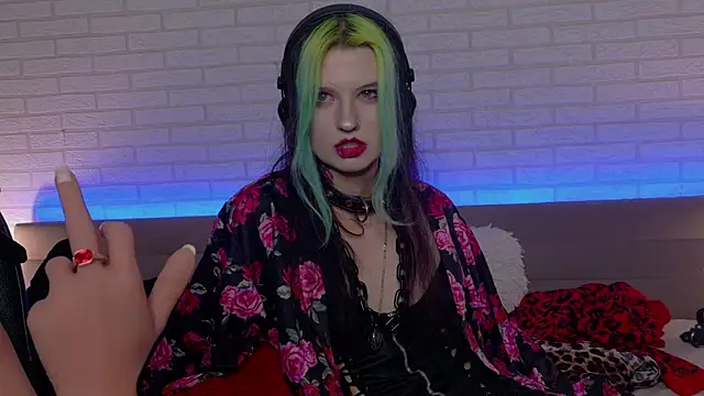 ToxicKittyy's cam snapshot