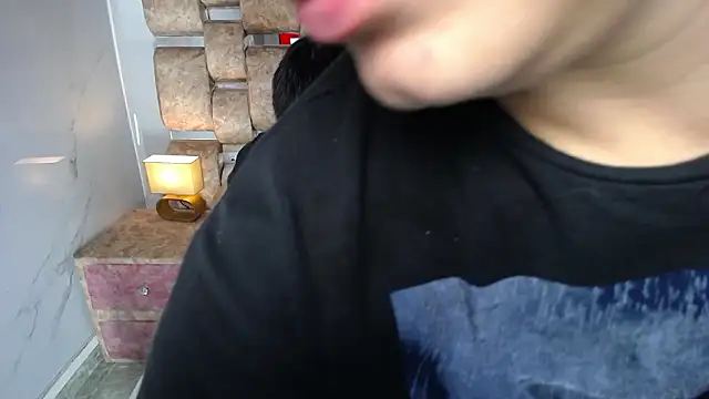 LucyyLeo's cam snapshot