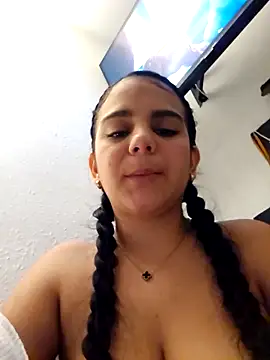 La_pe_que live sex cam