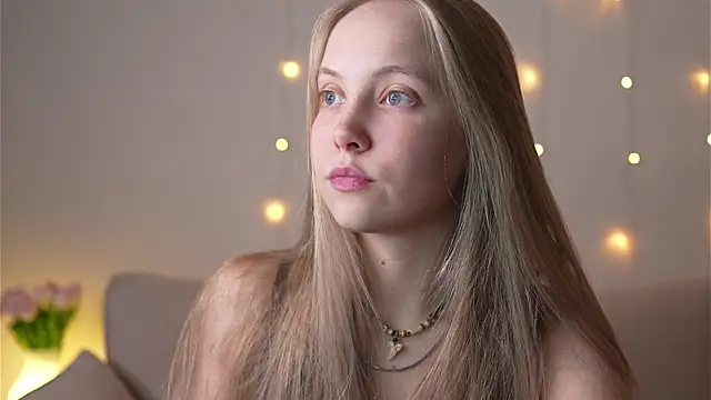 Appr0ved_'s cam snapshot