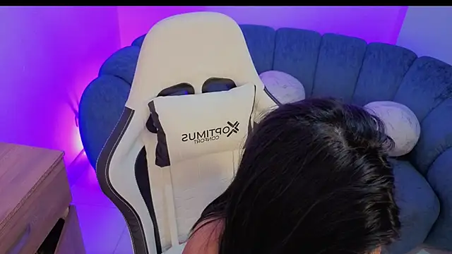 Adie__Brown's cam snapshot