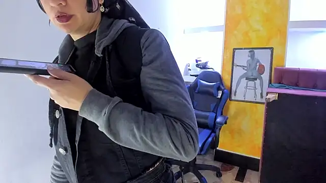 alison_moon7's cam snapshot