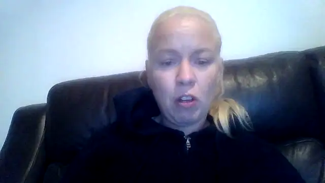 jennyblondeuk's cam snapshot