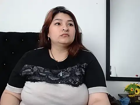 LauraHorny69's cam snapshot