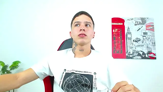 Cumandres18 live sex cam