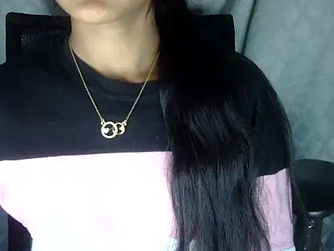 Khushi_v's cam snapshot