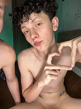 TwinksNextDoor live sex cam