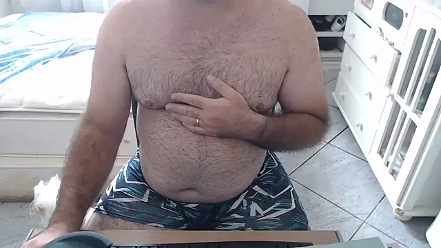 MysterBearMG live sex cam