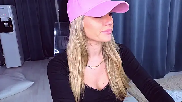 SpoilM3Mor3 live sex cam