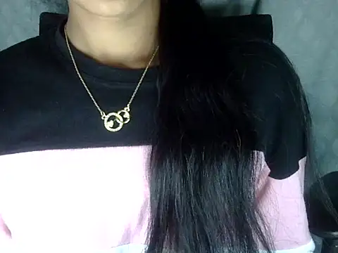 Khushi_v's cam snapshot