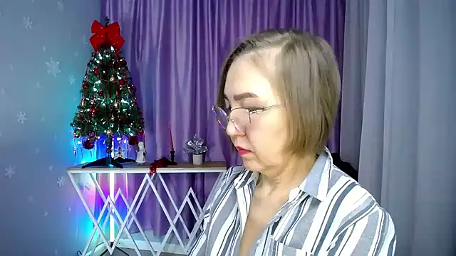 queen_a_n_i's cam snapshot