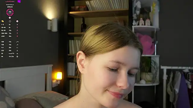 LynHillaire's cam snapshot