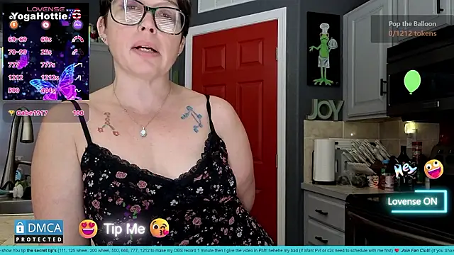 YogaHottie76's cam snapshot