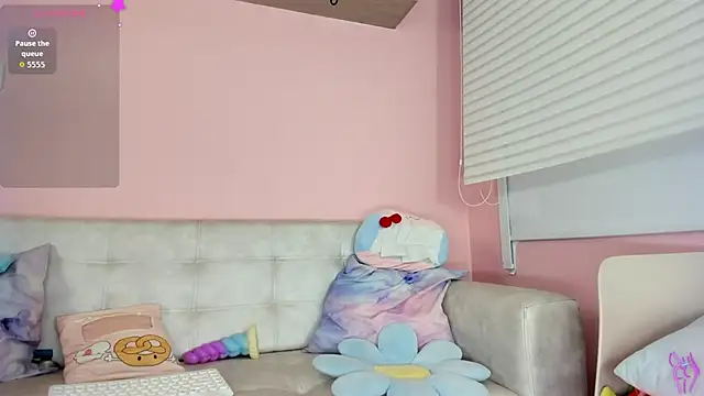 tinysara's cam snapshot