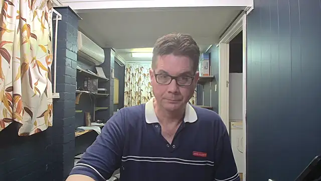 tilobinder live sex cam