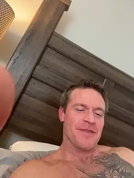 DILFiGuess1 live sex cam