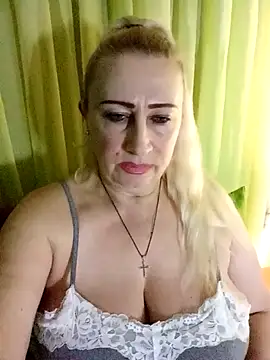 Esenia505 live sex cam