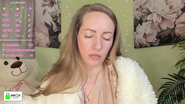 Queenymel's cam snapshot