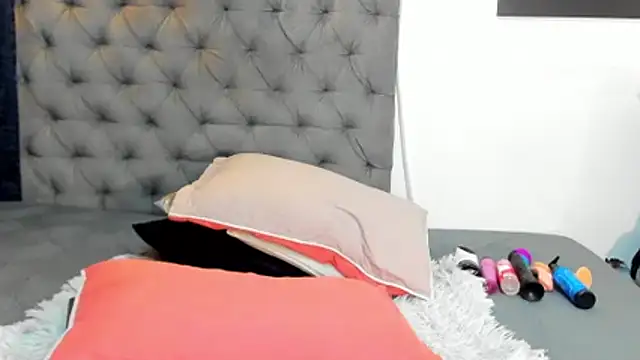 nahiroby_ebony's cam snapshot