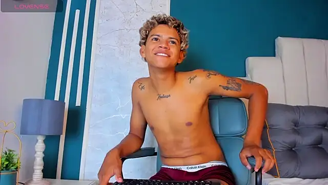 Jeffry_wolvess live sex cam