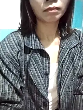 Donatella28 live sex cam