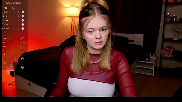 Elioraa's cam snapshot