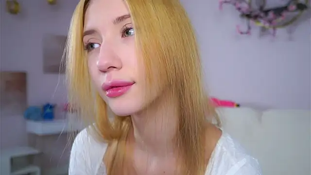 SunnivaCovil's cam snapshot