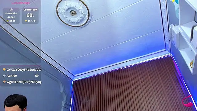 Leo_santoro live sex cam