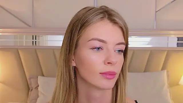 MeganMour's cam snapshot