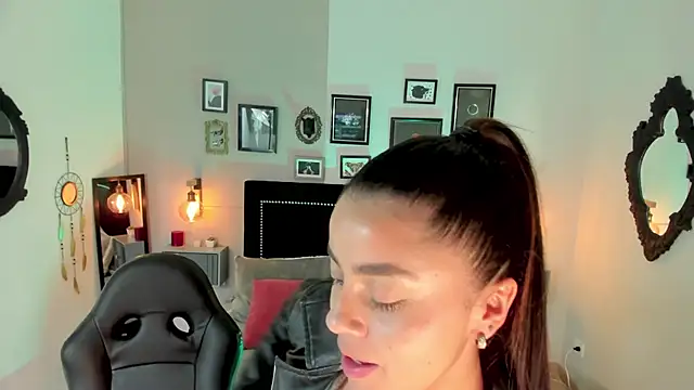 Bella_walker_'s cam snapshot