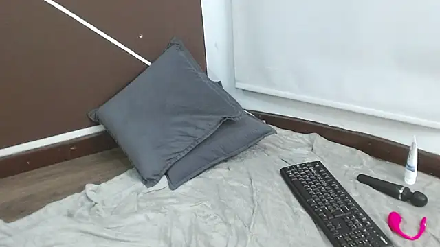 LiaMonroee_'s cam snapshot