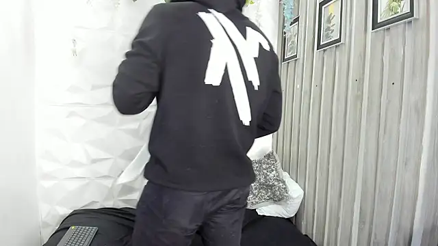 LeonidasKaiser's cam snapshot