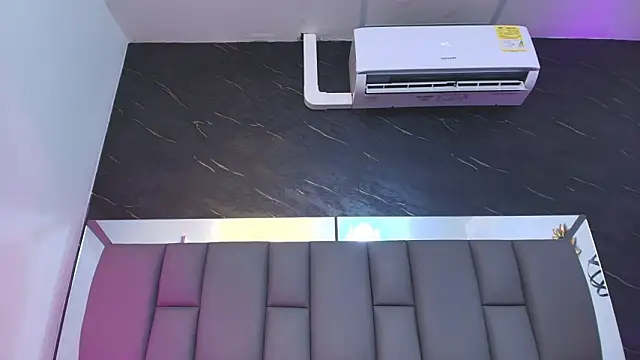 _MiaBrown_'s cam snapshot