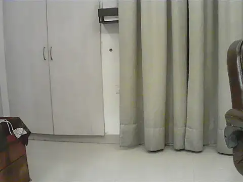 short_girl_'s cam snapshot