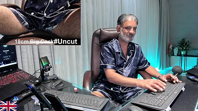 OnlineBossUK's cam snapshot